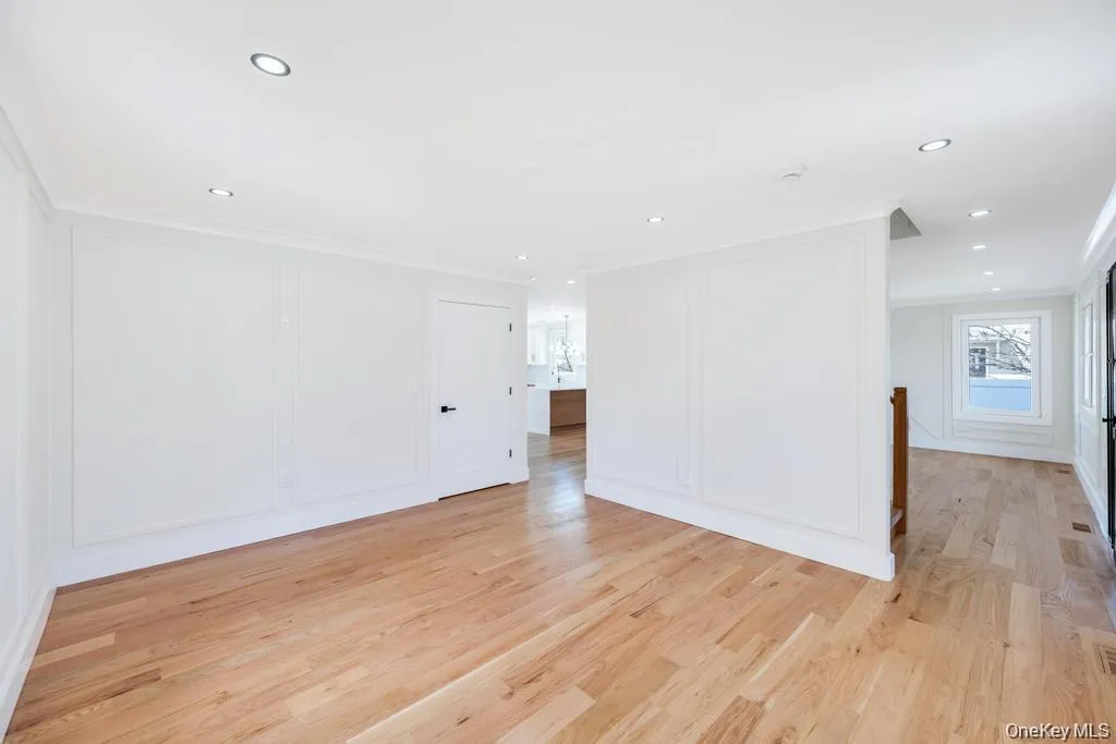 28 Elm Street, Oyster Bay, NY, 5 Bedrooms Bedrooms, 10 Rooms Rooms,4 BathroomsBathrooms,Residential,For Rent,Elm,0,1029349 28 Elm Street, Oyster Bay, NY, 5 Bedrooms Bedrooms, 10 Rooms Rooms,4 BathroomsBathrooms,Residential,For Rent,Elm,0,1029349