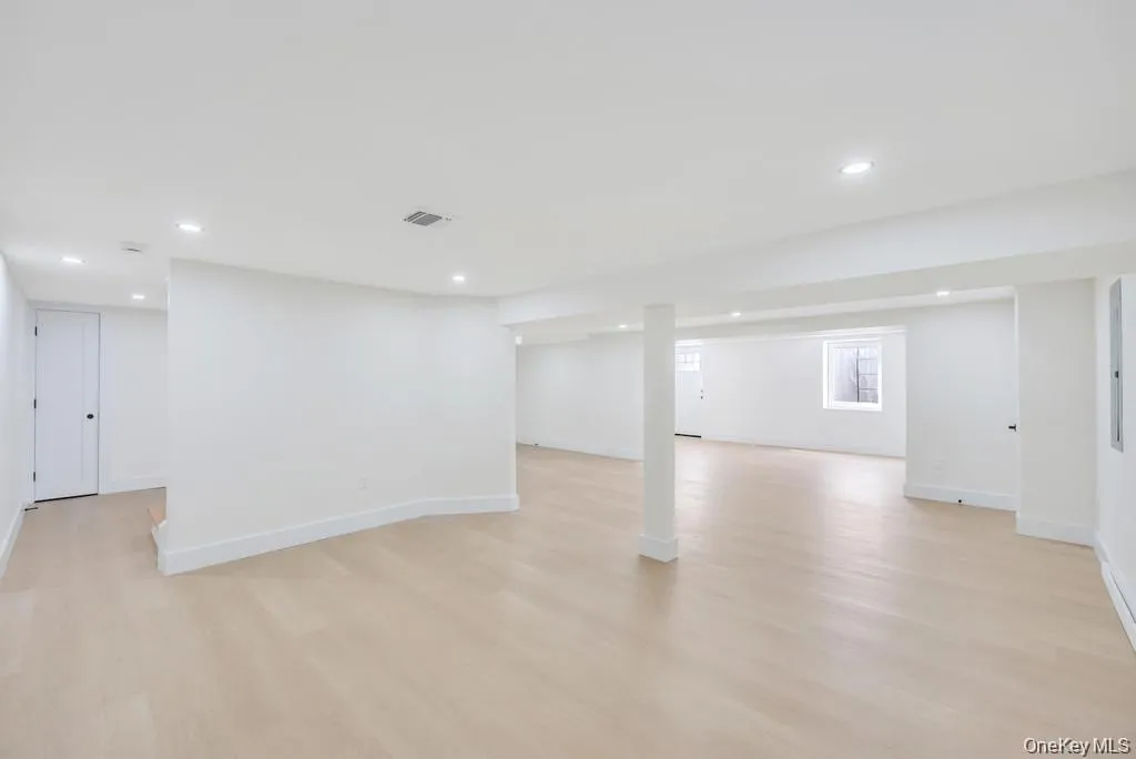 28 Elm Street, Oyster Bay, NY, 5 Bedrooms Bedrooms, 10 Rooms Rooms,4 BathroomsBathrooms,Residential,For Rent,Elm,0,1029349 28 Elm Street, Oyster Bay, NY, 5 Bedrooms Bedrooms, 10 Rooms Rooms,4 BathroomsBathrooms,Residential,For Rent,Elm,0,1029349