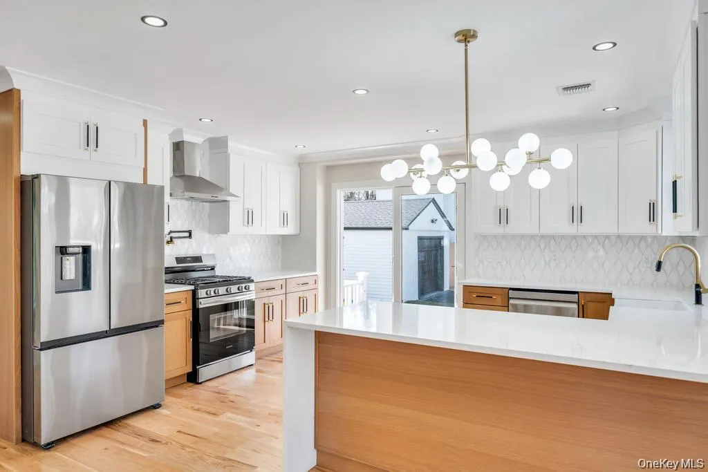 28 Elm Street, Oyster Bay, NY, 5 Bedrooms Bedrooms, 10 Rooms Rooms,4 BathroomsBathrooms,Residential,For Rent,Elm,0,1029349 28 Elm Street, Oyster Bay, NY, 5 Bedrooms Bedrooms, 10 Rooms Rooms,4 BathroomsBathrooms,Residential,For Rent,Elm,0,1029349