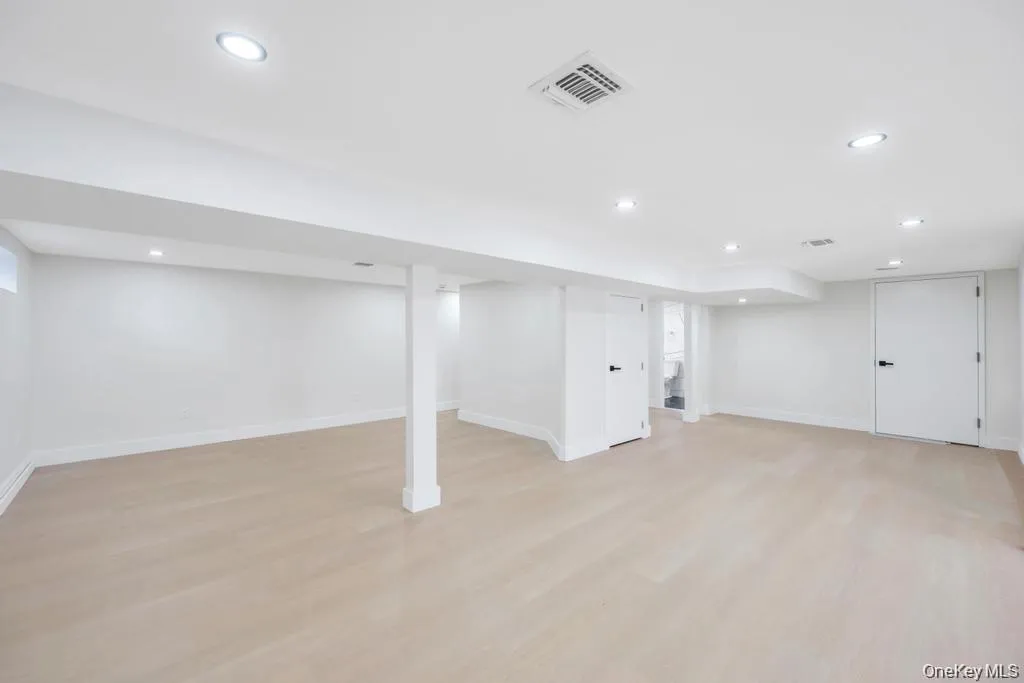 28 Elm Street, Oyster Bay, NY, 5 Bedrooms Bedrooms, 10 Rooms Rooms,4 BathroomsBathrooms,Residential,For Rent,Elm,0,1029349 28 Elm Street, Oyster Bay, NY, 5 Bedrooms Bedrooms, 10 Rooms Rooms,4 BathroomsBathrooms,Residential,For Rent,Elm,0,1029349