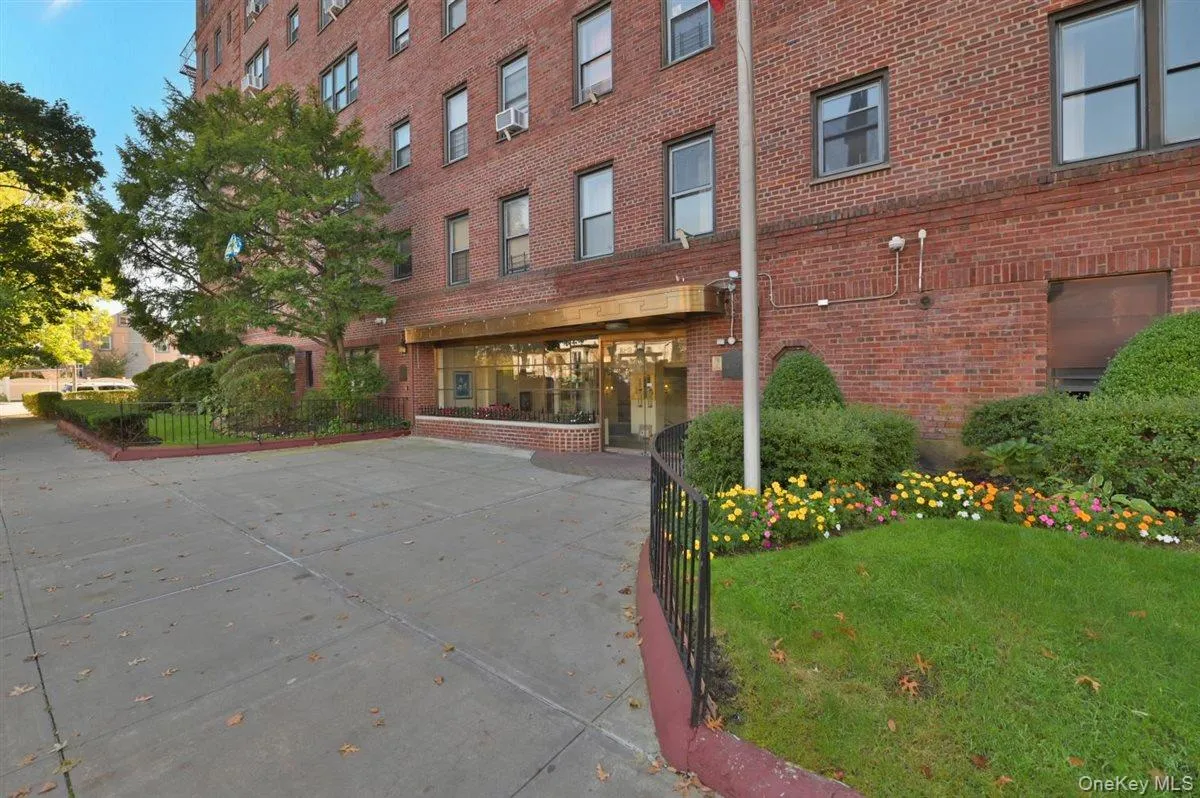 143-50 Hoover Avenue, New York, NY, 1 Bedroom Bedrooms, 3 Rooms Rooms,1 BathroomBathrooms,Residential,For Rent,Hoover,0,1029350 143-50 Hoover Avenue, New York, NY, 1 Bedroom Bedrooms, 3 Rooms Rooms,1 BathroomBathrooms,Residential,For Rent,Hoover,0,1029350