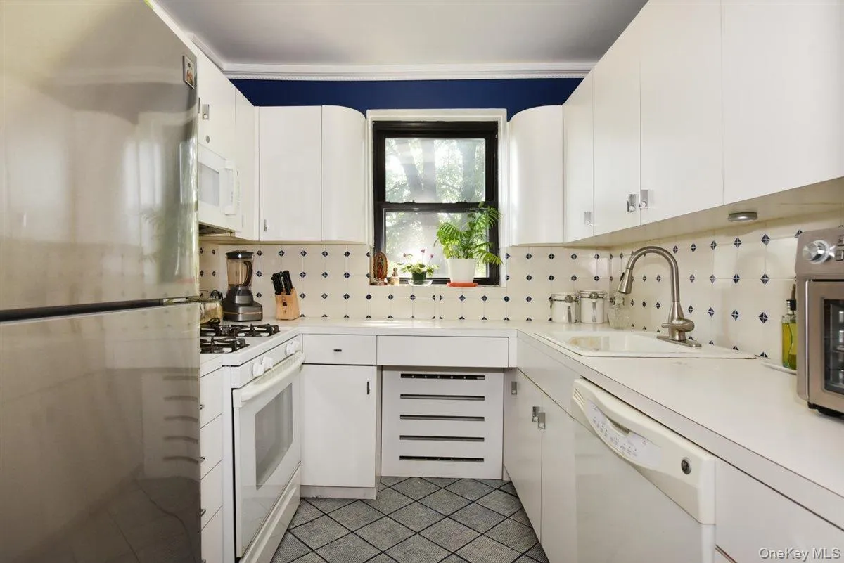 143-50 Hoover Avenue, New York, NY, 1 Bedroom Bedrooms, 3 Rooms Rooms,1 BathroomBathrooms,Residential,For Rent,Hoover,0,1029350 143-50 Hoover Avenue, New York, NY, 1 Bedroom Bedrooms, 3 Rooms Rooms,1 BathroomBathrooms,Residential,For Rent,Hoover,0,1029350