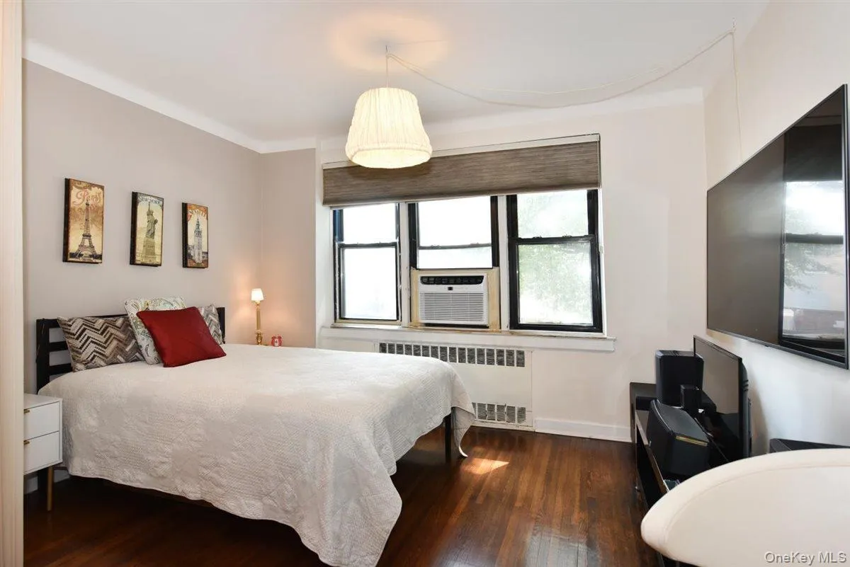 143-50 Hoover Avenue, New York, NY, 1 Bedroom Bedrooms, 3 Rooms Rooms,1 BathroomBathrooms,Residential,For Rent,Hoover,0,1029350 143-50 Hoover Avenue, New York, NY, 1 Bedroom Bedrooms, 3 Rooms Rooms,1 BathroomBathrooms,Residential,For Rent,Hoover,0,1029350