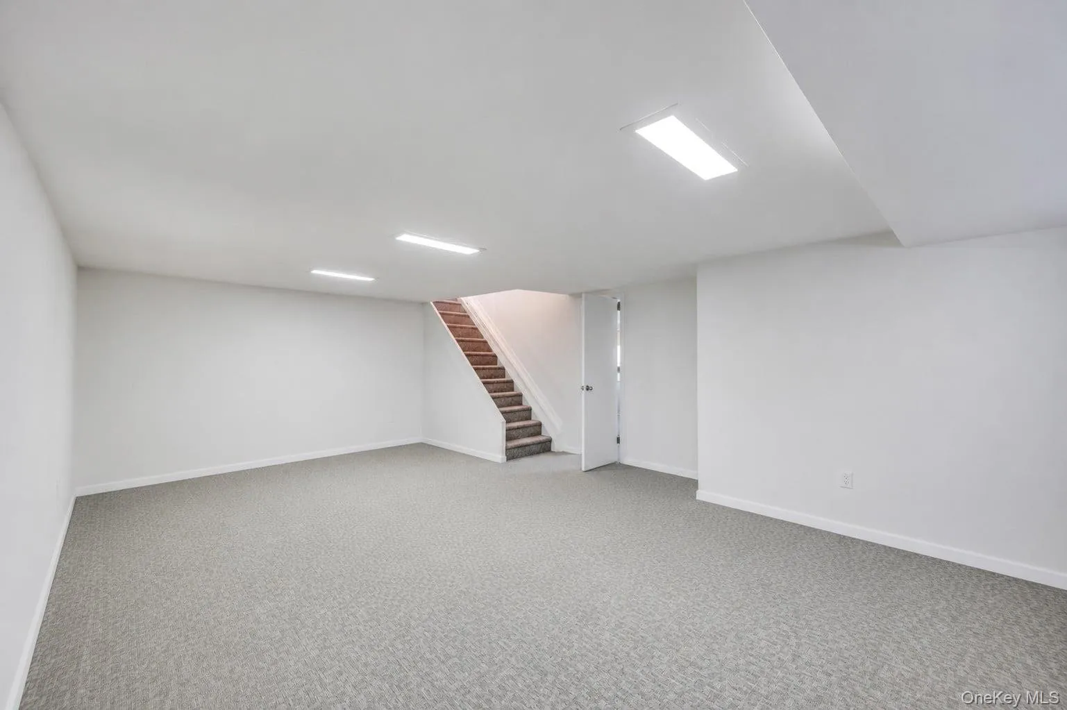 9 Alpine Place, Brookhaven, NY, 3 Bedrooms Bedrooms, 7 Rooms Rooms,2 BathroomsBathrooms,Residential,For Rent,Alpine,0,1029359 9 Alpine Place, Brookhaven, NY, 3 Bedrooms Bedrooms, 7 Rooms Rooms,2 BathroomsBathrooms,Residential,For Rent,Alpine,0,1029359