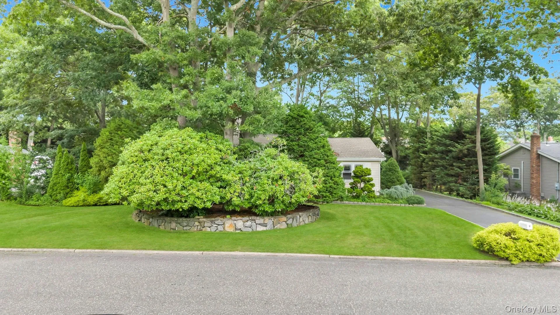 9 Alpine Place, Brookhaven, NY, 3 Bedrooms Bedrooms, 7 Rooms Rooms,2 BathroomsBathrooms,Residential,For Rent,Alpine,0,1029359 9 Alpine Place, Brookhaven, NY, 3 Bedrooms Bedrooms, 7 Rooms Rooms,2 BathroomsBathrooms,Residential,For Rent,Alpine,0,1029359