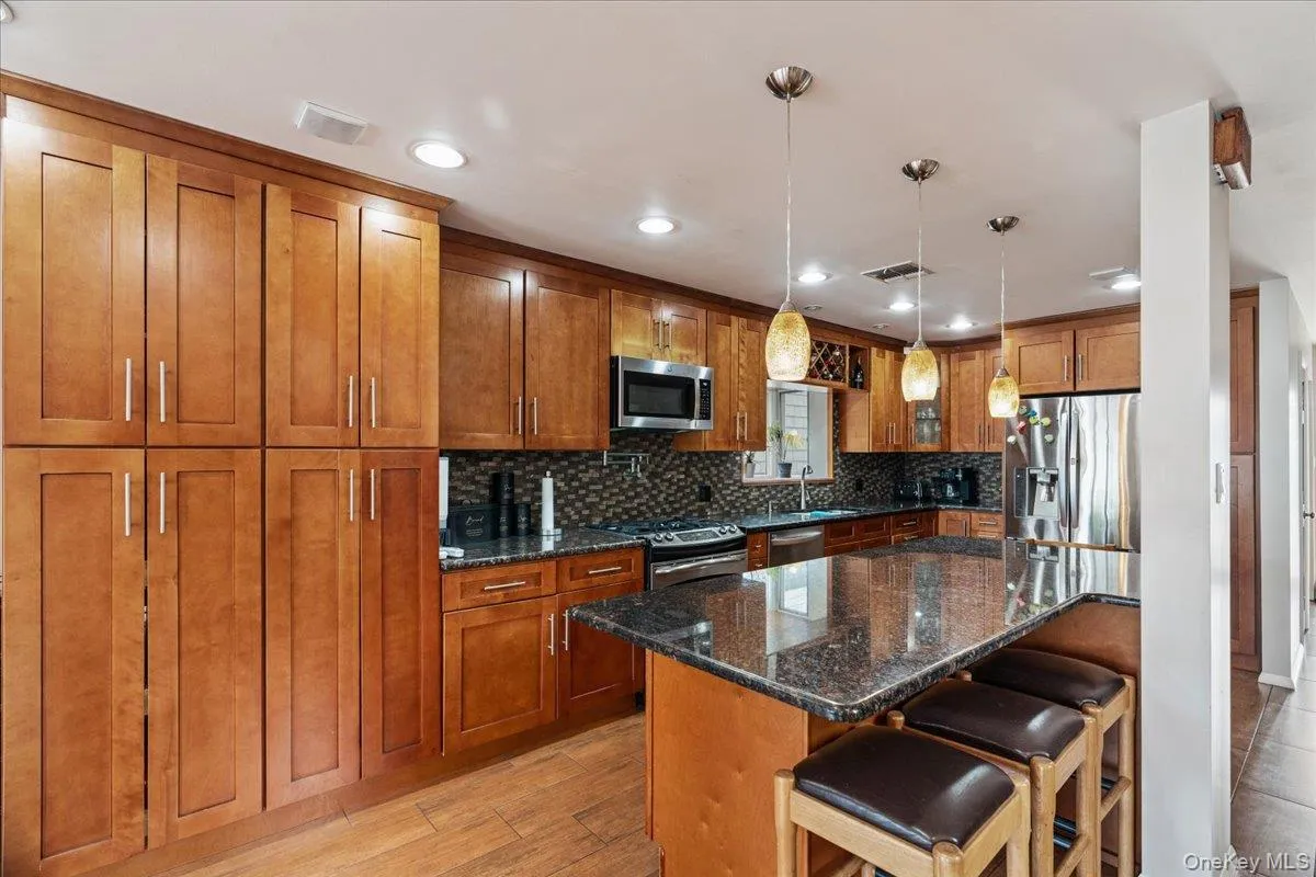 117 Gordon Place, Hempstead, NY, 3 Bedrooms Bedrooms, 6 Rooms Rooms,3 BathroomsBathrooms,Residential,For Rent,Gordon,0,1029360 117 Gordon Place, Hempstead, NY, 3 Bedrooms Bedrooms, 6 Rooms Rooms,3 BathroomsBathrooms,Residential,For Rent,Gordon,0,1029360