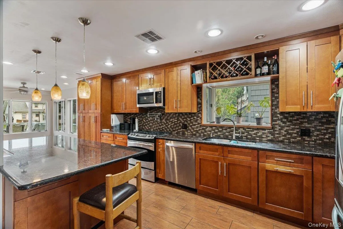 117 Gordon Place, Hempstead, NY, 3 Bedrooms Bedrooms, 6 Rooms Rooms,3 BathroomsBathrooms,Residential,For Rent,Gordon,0,1029360 117 Gordon Place, Hempstead, NY, 3 Bedrooms Bedrooms, 6 Rooms Rooms,3 BathroomsBathrooms,Residential,For Rent,Gordon,0,1029360