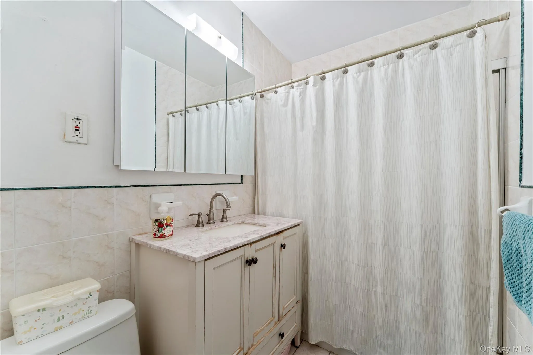 3101 42nd Street, New York, NY, 3 Bedrooms Bedrooms, 5 Rooms Rooms,2 BathroomsBathrooms,Residential Lease,For Rent,42nd,0,1029365 3101 42nd Street, New York, NY, 3 Bedrooms Bedrooms, 5 Rooms Rooms,2 BathroomsBathrooms,Residential Lease,For Rent,42nd,0,1029365