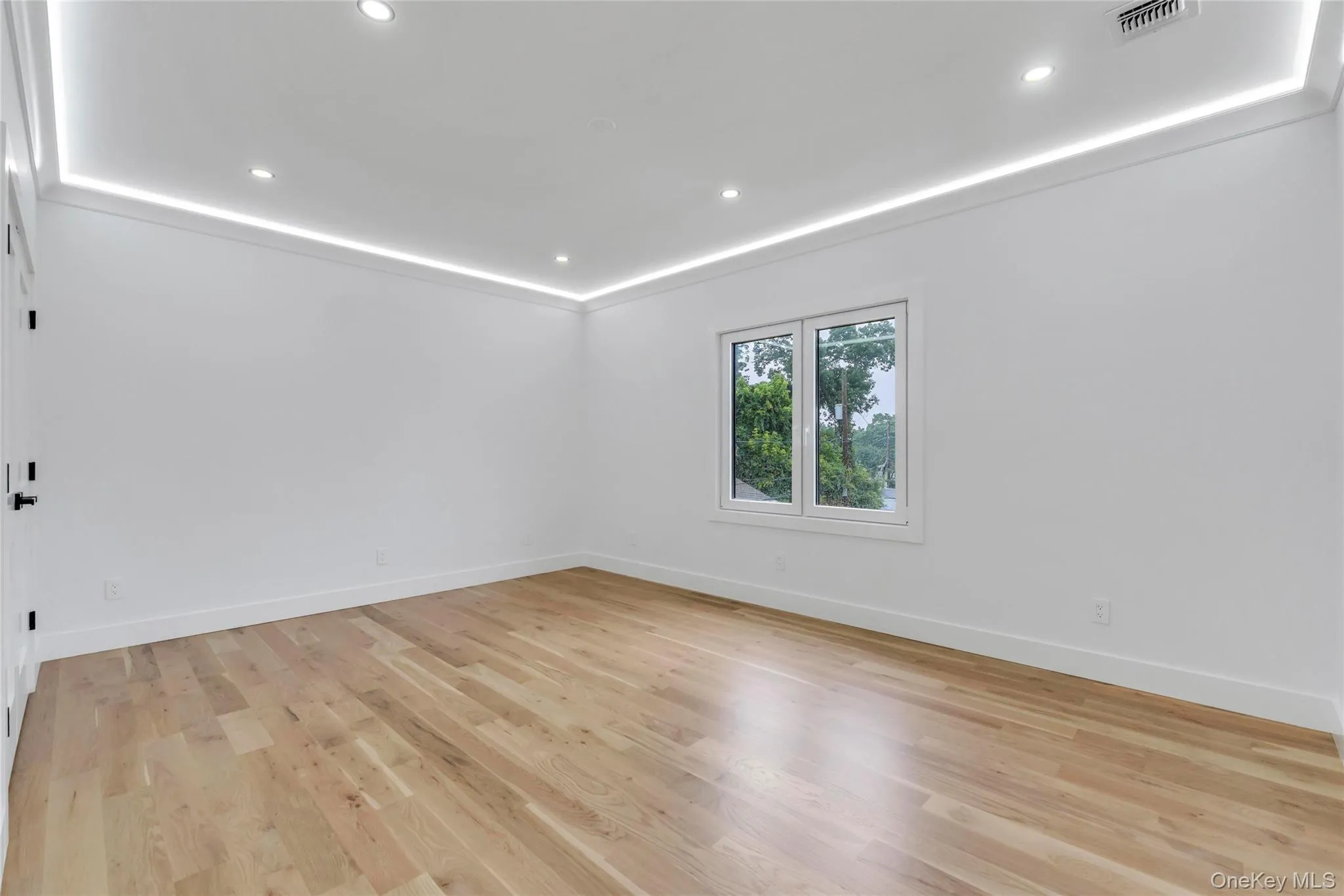 2497 Balsam Avenue, Hempstead, NY, 5 Bedrooms Bedrooms, 12 Rooms Rooms,6 BathroomsBathrooms,Residential,For Rent,Balsam,0,1029368 2497 Balsam Avenue, Hempstead, NY, 5 Bedrooms Bedrooms, 12 Rooms Rooms,6 BathroomsBathrooms,Residential,For Rent,Balsam,0,1029368