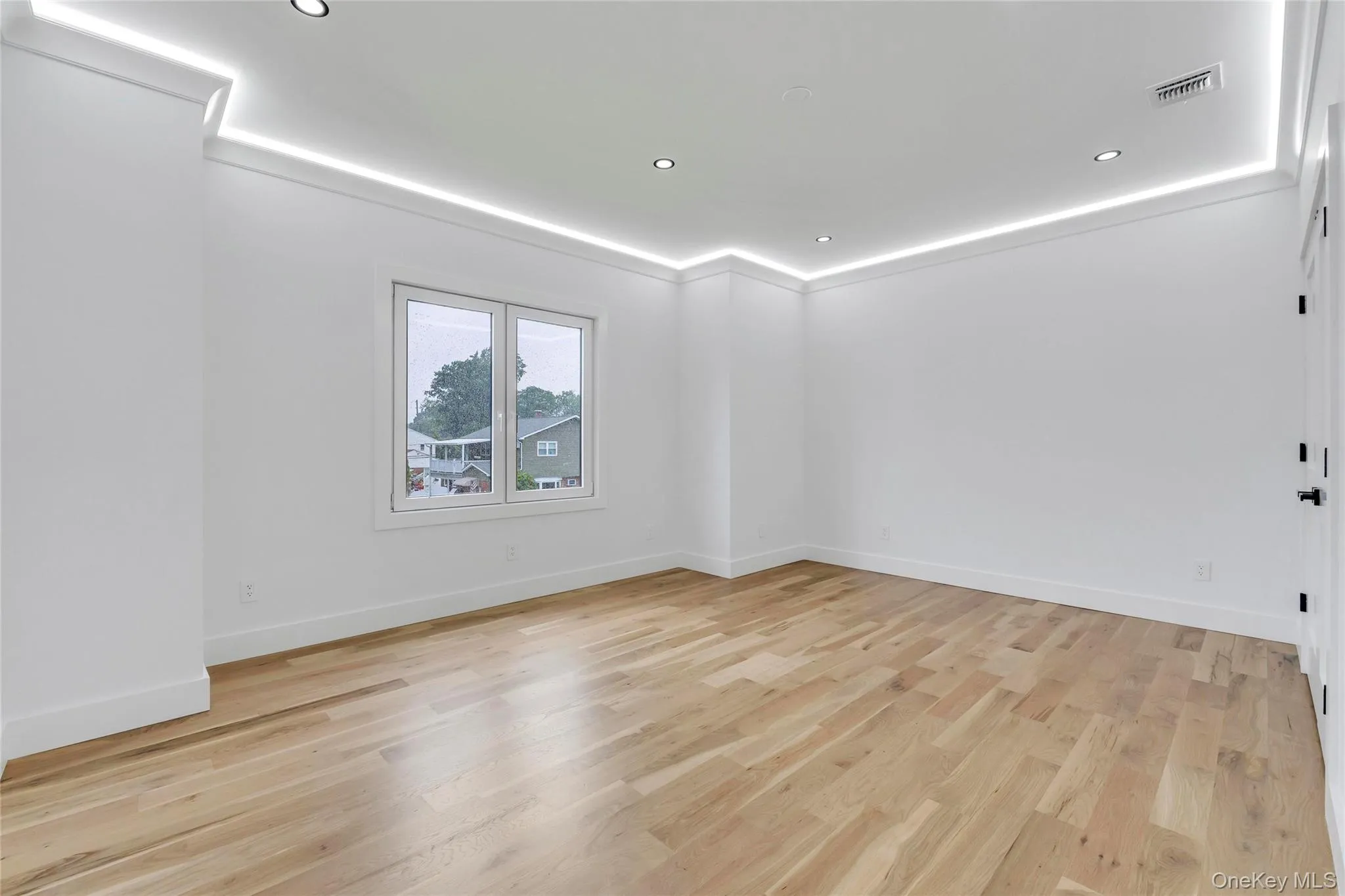 2497 Balsam Avenue, Hempstead, NY, 5 Bedrooms Bedrooms, 12 Rooms Rooms,6 BathroomsBathrooms,Residential,For Rent,Balsam,0,1029368 2497 Balsam Avenue, Hempstead, NY, 5 Bedrooms Bedrooms, 12 Rooms Rooms,6 BathroomsBathrooms,Residential,For Rent,Balsam,0,1029368