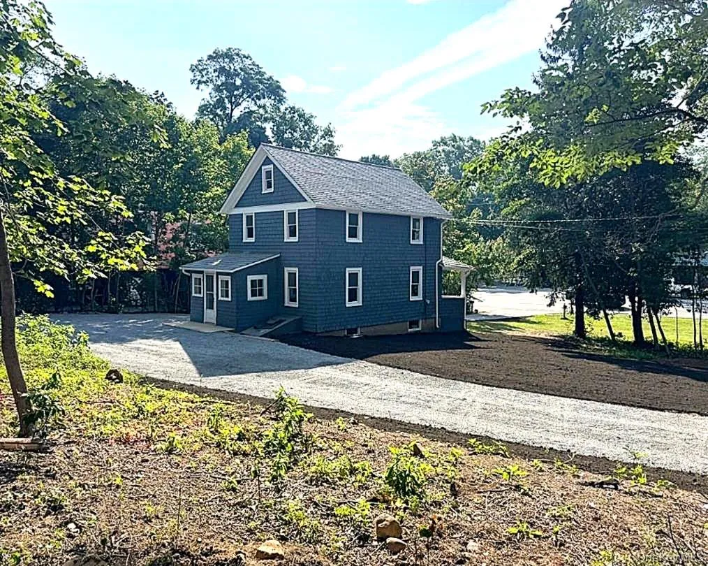 783 Rt 25A, Brookhaven, NY, 3 Bedrooms Bedrooms, 6 Rooms Rooms,1 BathroomBathrooms,Residential Lease,For Rent,Rt 25A,0,1029372 783 Rt 25A, Brookhaven, NY, 3 Bedrooms Bedrooms, 6 Rooms Rooms,1 BathroomBathrooms,Residential Lease,For Rent,Rt 25A,0,1029372