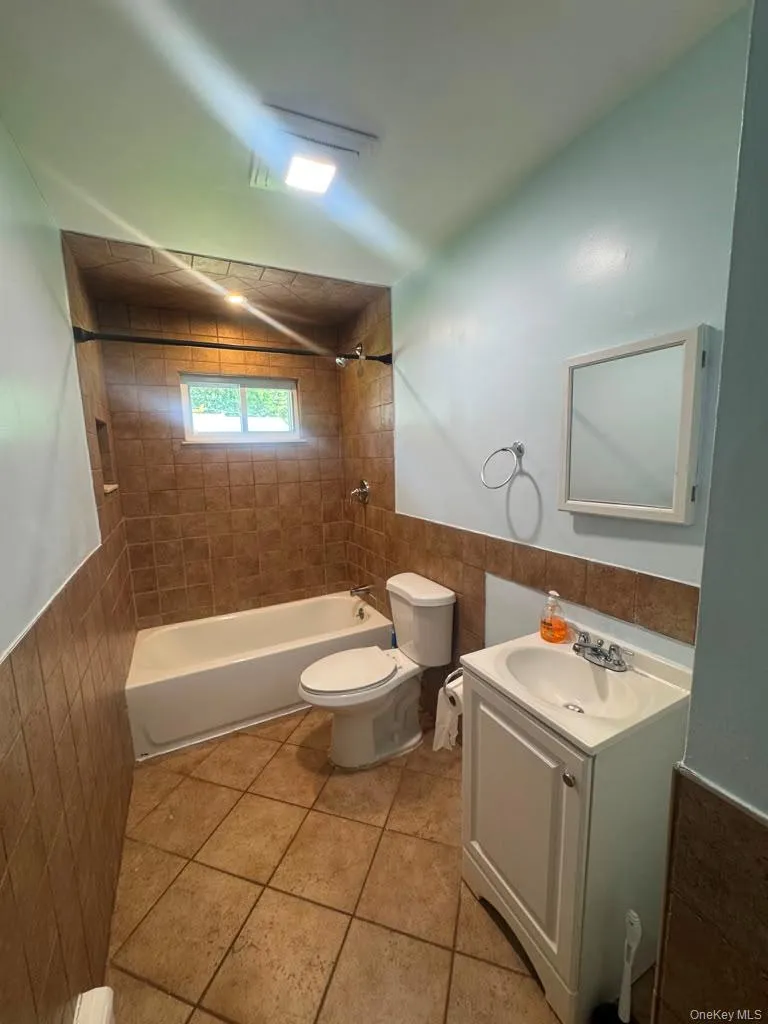 133 Shinnecock Avenue, Brookhaven, NY, 3 Bedrooms Bedrooms, 7 Rooms Rooms,1 BathroomBathrooms,Residential Lease,For Rent,Shinnecock,0,1029375 133 Shinnecock Avenue, Brookhaven, NY, 3 Bedrooms Bedrooms, 7 Rooms Rooms,1 BathroomBathrooms,Residential Lease,For Rent,Shinnecock,0,1029375