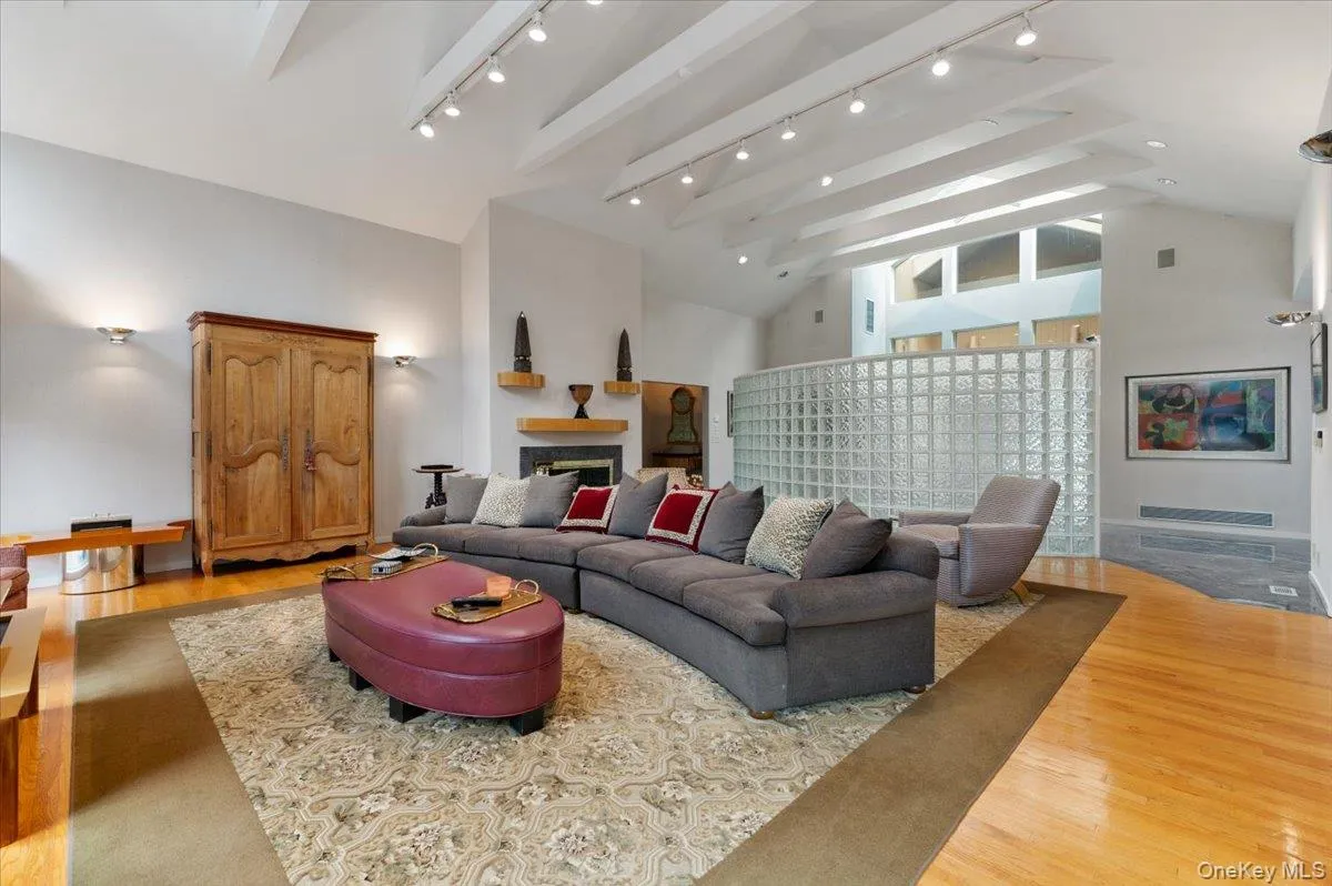 24 Emerson Road, Oyster Bay, NY, 6 Bedrooms Bedrooms, 18 Rooms Rooms,7 BathroomsBathrooms,Residential,For Rent,Emerson,0,1029380 24 Emerson Road, Oyster Bay, NY, 6 Bedrooms Bedrooms, 18 Rooms Rooms,7 BathroomsBathrooms,Residential,For Rent,Emerson,0,1029380