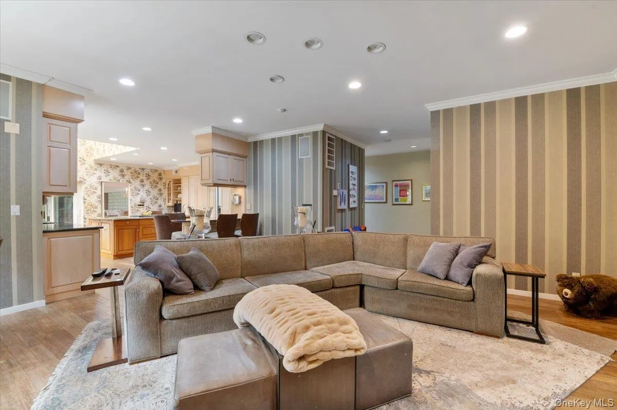 24 Emerson Road, Oyster Bay, NY, 6 Bedrooms Bedrooms, 18 Rooms Rooms,7 BathroomsBathrooms,Residential,For Rent,Emerson,0,1029380 24 Emerson Road, Oyster Bay, NY, 6 Bedrooms Bedrooms, 18 Rooms Rooms,7 BathroomsBathrooms,Residential,For Rent,Emerson,0,1029380