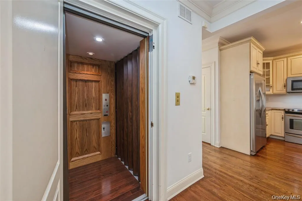 22 Meadow Court, Islip, NY, 2 Bedrooms Bedrooms, 6 Rooms Rooms,2 BathroomsBathrooms,Residential,For Rent,Meadow,0,1029383 22 Meadow Court, Islip, NY, 2 Bedrooms Bedrooms, 6 Rooms Rooms,2 BathroomsBathrooms,Residential,For Rent,Meadow,0,1029383