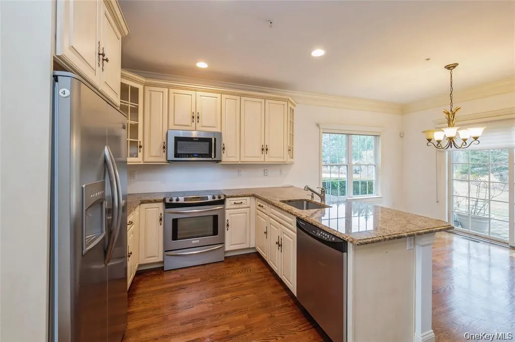 22 Meadow Court, Islip, NY, 2 Bedrooms Bedrooms, 6 Rooms Rooms,2 BathroomsBathrooms,Residential,For Rent,Meadow,0,1029383 22 Meadow Court, Islip, NY, 2 Bedrooms Bedrooms, 6 Rooms Rooms,2 BathroomsBathrooms,Residential,For Rent,Meadow,0,1029383