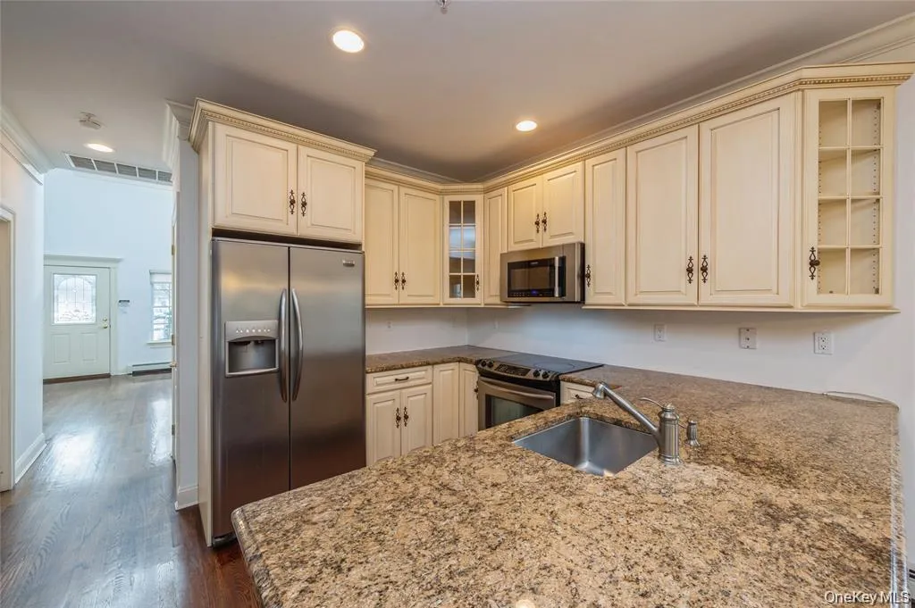 22 Meadow Court, Islip, NY, 2 Bedrooms Bedrooms, 6 Rooms Rooms,2 BathroomsBathrooms,Residential,For Rent,Meadow,0,1029383 22 Meadow Court, Islip, NY, 2 Bedrooms Bedrooms, 6 Rooms Rooms,2 BathroomsBathrooms,Residential,For Rent,Meadow,0,1029383