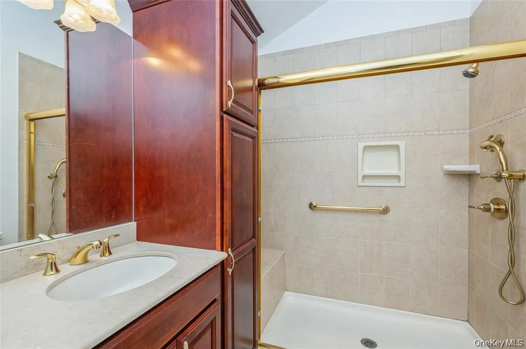 22 Meadow Court, Islip, NY, 2 Bedrooms Bedrooms, 6 Rooms Rooms,2 BathroomsBathrooms,Residential,For Rent,Meadow,0,1029383 22 Meadow Court, Islip, NY, 2 Bedrooms Bedrooms, 6 Rooms Rooms,2 BathroomsBathrooms,Residential,For Rent,Meadow,0,1029383