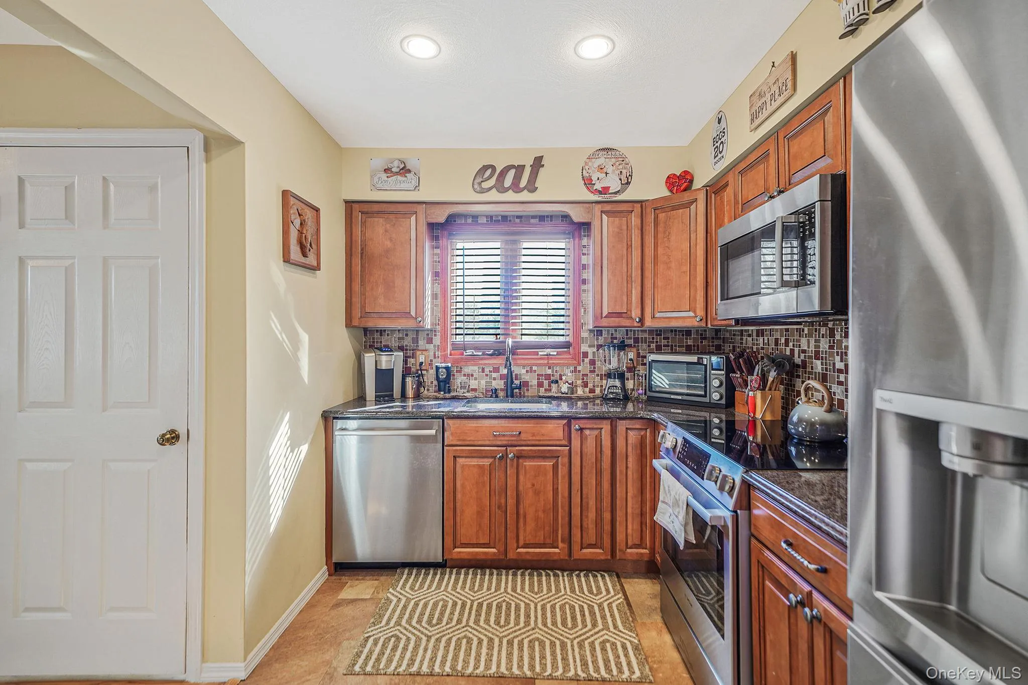 6 Hillside Road, Brookhaven, NY, 3 Bedrooms Bedrooms, 6 Rooms Rooms,2 BathroomsBathrooms,Residential,For Rent,Hillside,0,1029388 6 Hillside Road, Brookhaven, NY, 3 Bedrooms Bedrooms, 6 Rooms Rooms,2 BathroomsBathrooms,Residential,For Rent,Hillside,0,1029388
