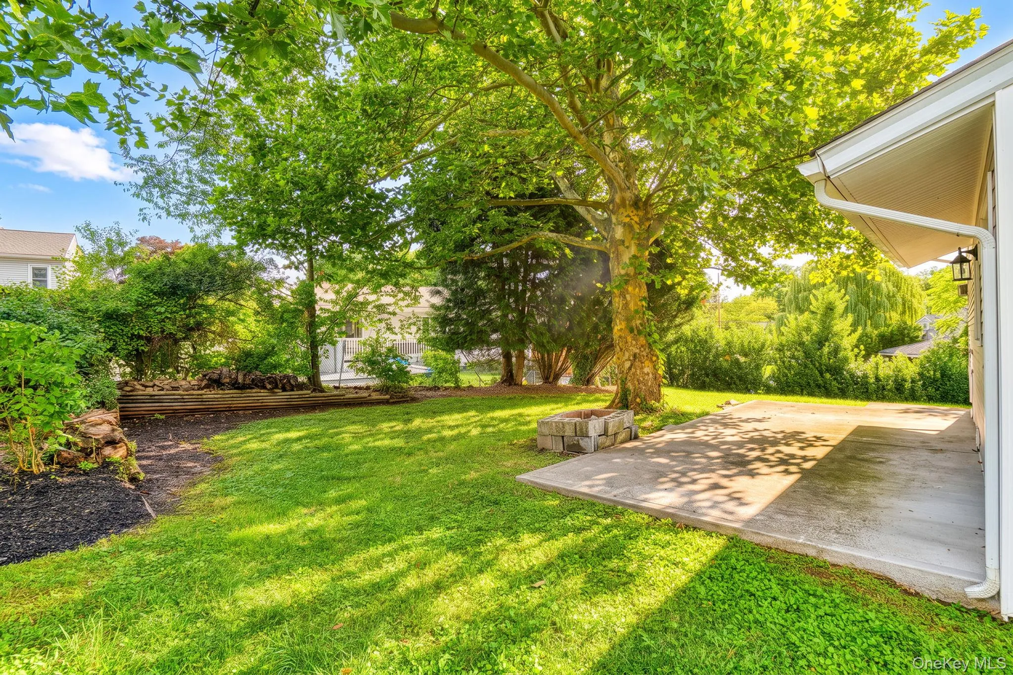 Gorgeous shady back yard Gorgeous shady back yard