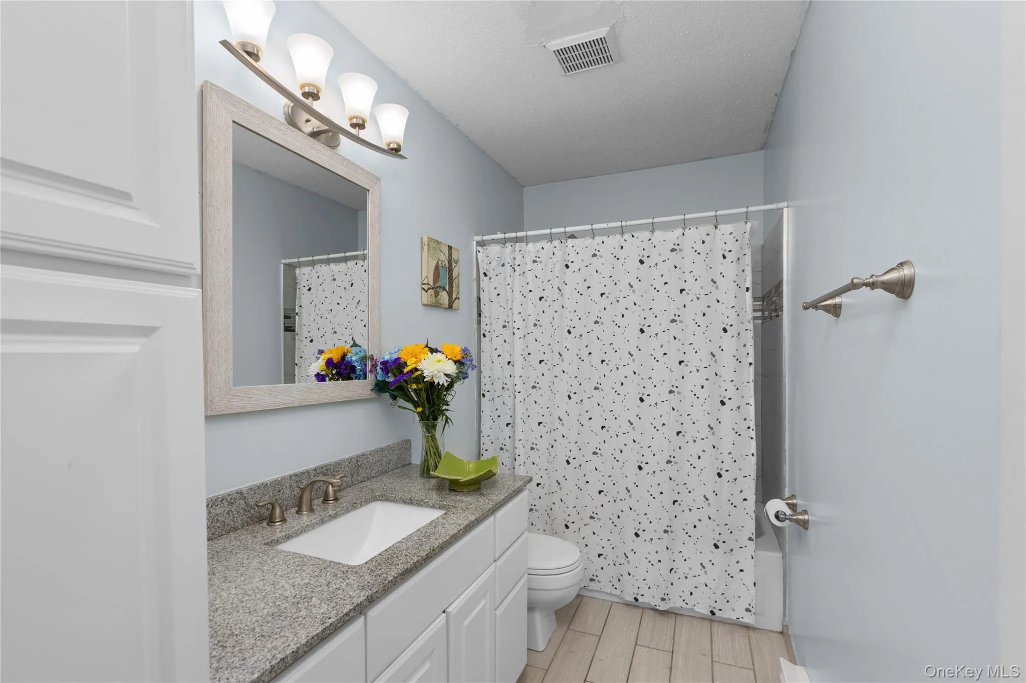 Second level bathroom with tub Second level bathroom with tub
