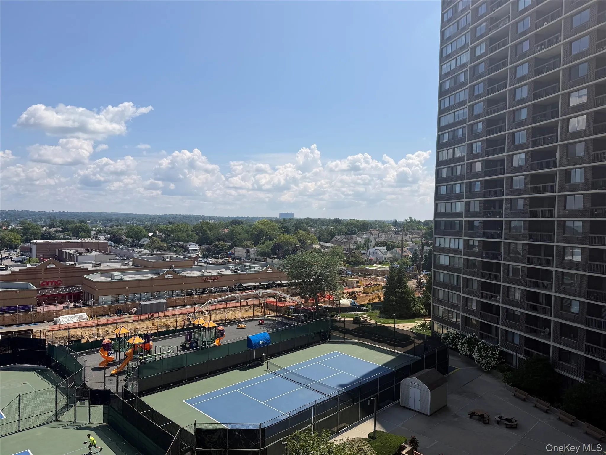 EXPANSIVE VIEWS EXPANSIVE VIEWS