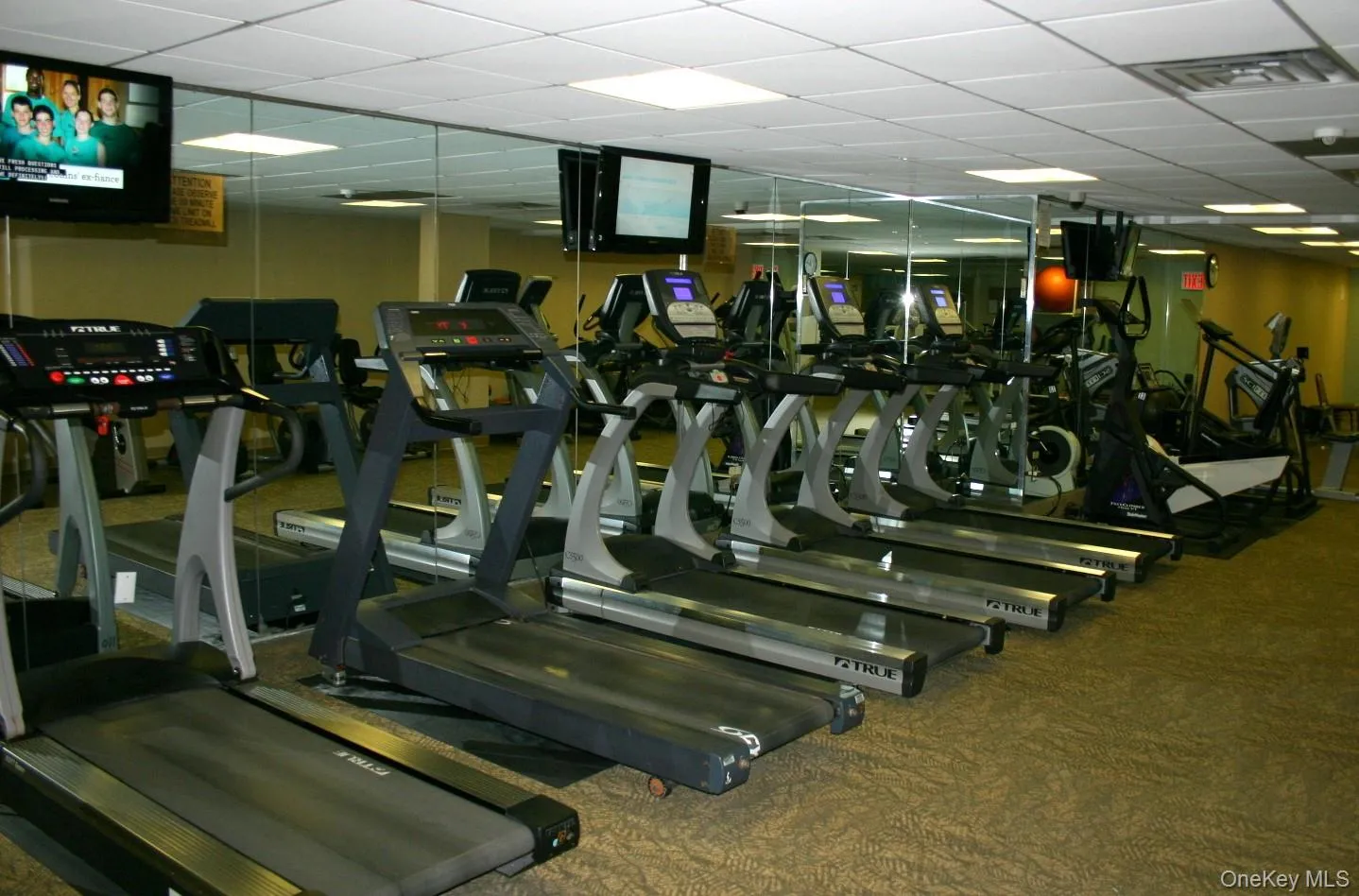 FITNESS CENTER FITNESS CENTER