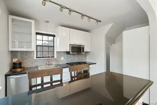169-56 24 Avenue, New York, NY, 3 Bedrooms Bedrooms, 6 Rooms Rooms,2 BathroomsBathrooms,Residential,For Rent,24,0,1029407 169-56 24 Avenue, New York, NY, 3 Bedrooms Bedrooms, 6 Rooms Rooms,2 BathroomsBathrooms,Residential,For Rent,24,0,1029407