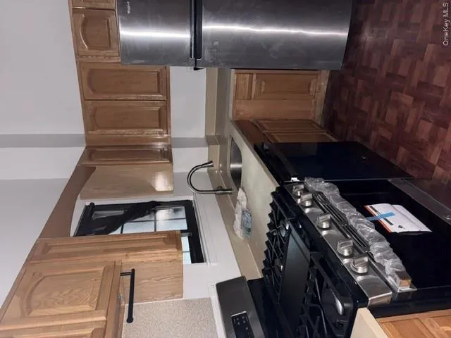 15628 78th Street, New York, NY, 2 Bedrooms Bedrooms, 5 Rooms Rooms,1 BathroomBathrooms,Residential Lease,For Rent,78th,0,1029415 15628 78th Street, New York, NY, 2 Bedrooms Bedrooms, 5 Rooms Rooms,1 BathroomBathrooms,Residential Lease,For Rent,78th,0,1029415