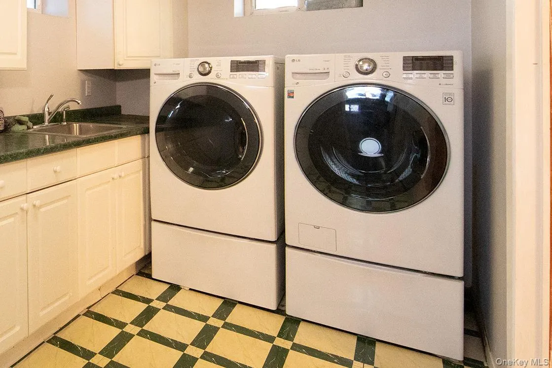 159 Harrison Avenue, Hempstead, NY, 2 Bedrooms Bedrooms, 5 Rooms Rooms,1 BathroomBathrooms,Residential,For Rent,Harrison,0,1029424 159 Harrison Avenue, Hempstead, NY, 2 Bedrooms Bedrooms, 5 Rooms Rooms,1 BathroomBathrooms,Residential,For Rent,Harrison,0,1029424