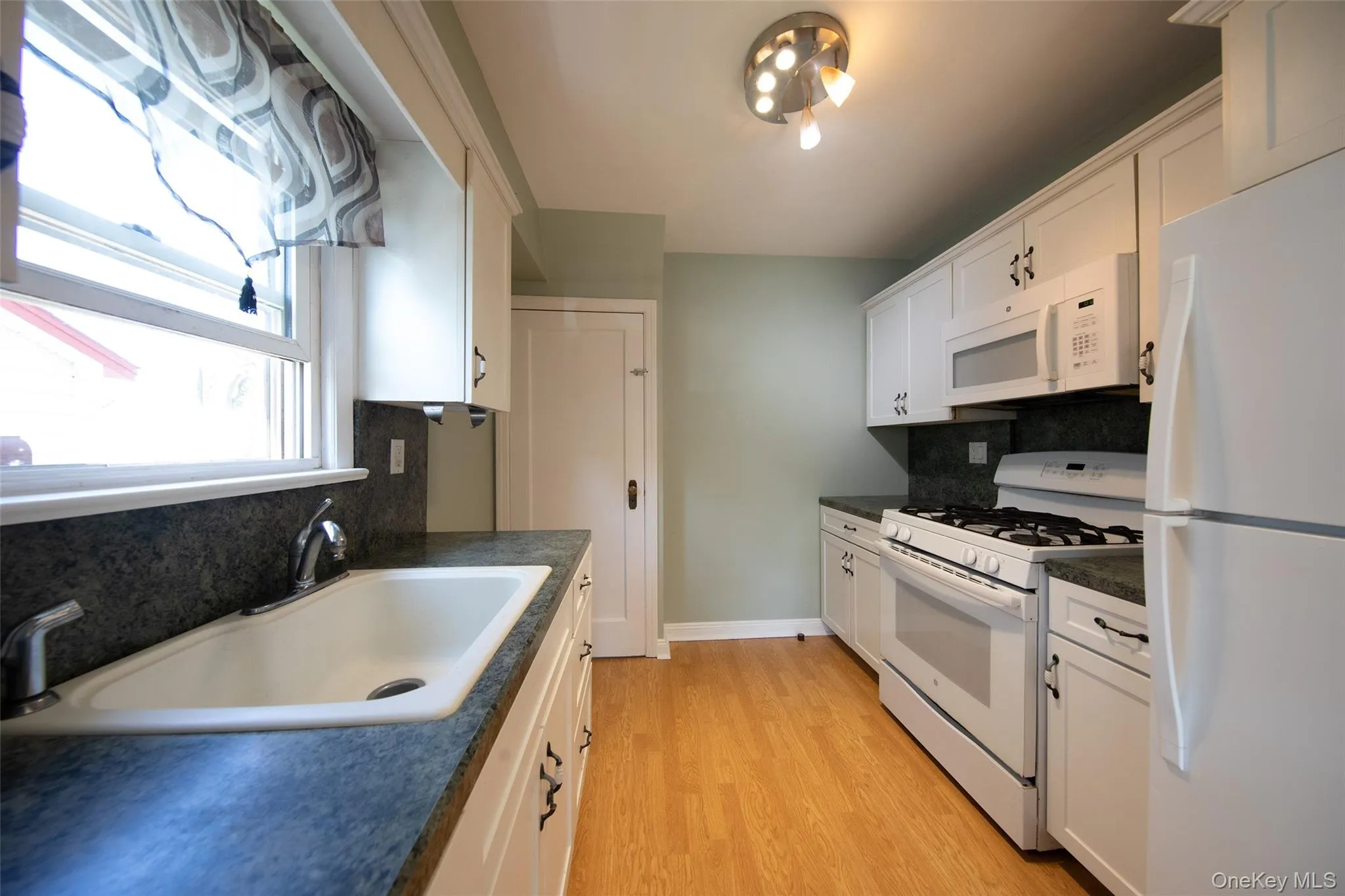 159 Harrison Avenue, Hempstead, NY, 2 Bedrooms Bedrooms, 5 Rooms Rooms,1 BathroomBathrooms,Residential,For Rent,Harrison,0,1029424 159 Harrison Avenue, Hempstead, NY, 2 Bedrooms Bedrooms, 5 Rooms Rooms,1 BathroomBathrooms,Residential,For Rent,Harrison,0,1029424