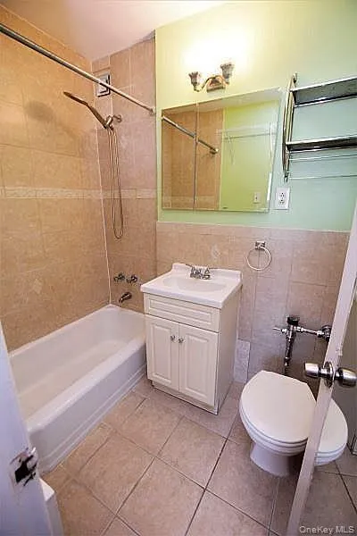 34-43 60th Street, New York, NY, 3 Rooms Rooms,1 BathroomBathrooms,Residential,For Rent,60th,0,1029428 34-43 60th Street, New York, NY, 3 Rooms Rooms,1 BathroomBathrooms,Residential,For Rent,60th,0,1029428