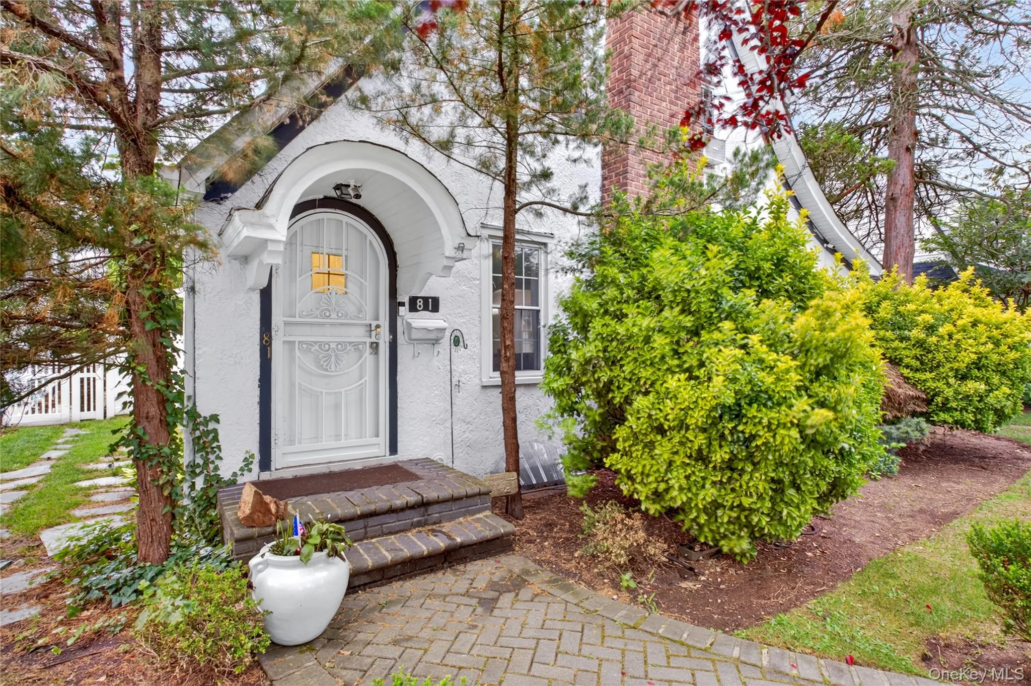 81 Chatham Place, Hempstead, NY, 3 Bedrooms Bedrooms, 7 Rooms Rooms,1 BathroomBathrooms,Residential,For Rent,Chatham,0,1029433 81 Chatham Place, Hempstead, NY, 3 Bedrooms Bedrooms, 7 Rooms Rooms,1 BathroomBathrooms,Residential,For Rent,Chatham,0,1029433