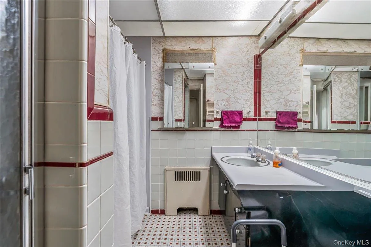 80-59 208th Street, New York, NY, 4 Bedrooms Bedrooms, 7 Rooms Rooms,2 BathroomsBathrooms,Residential,For Rent,208th,0,1029437 80-59 208th Street, New York, NY, 4 Bedrooms Bedrooms, 7 Rooms Rooms,2 BathroomsBathrooms,Residential,For Rent,208th,0,1029437