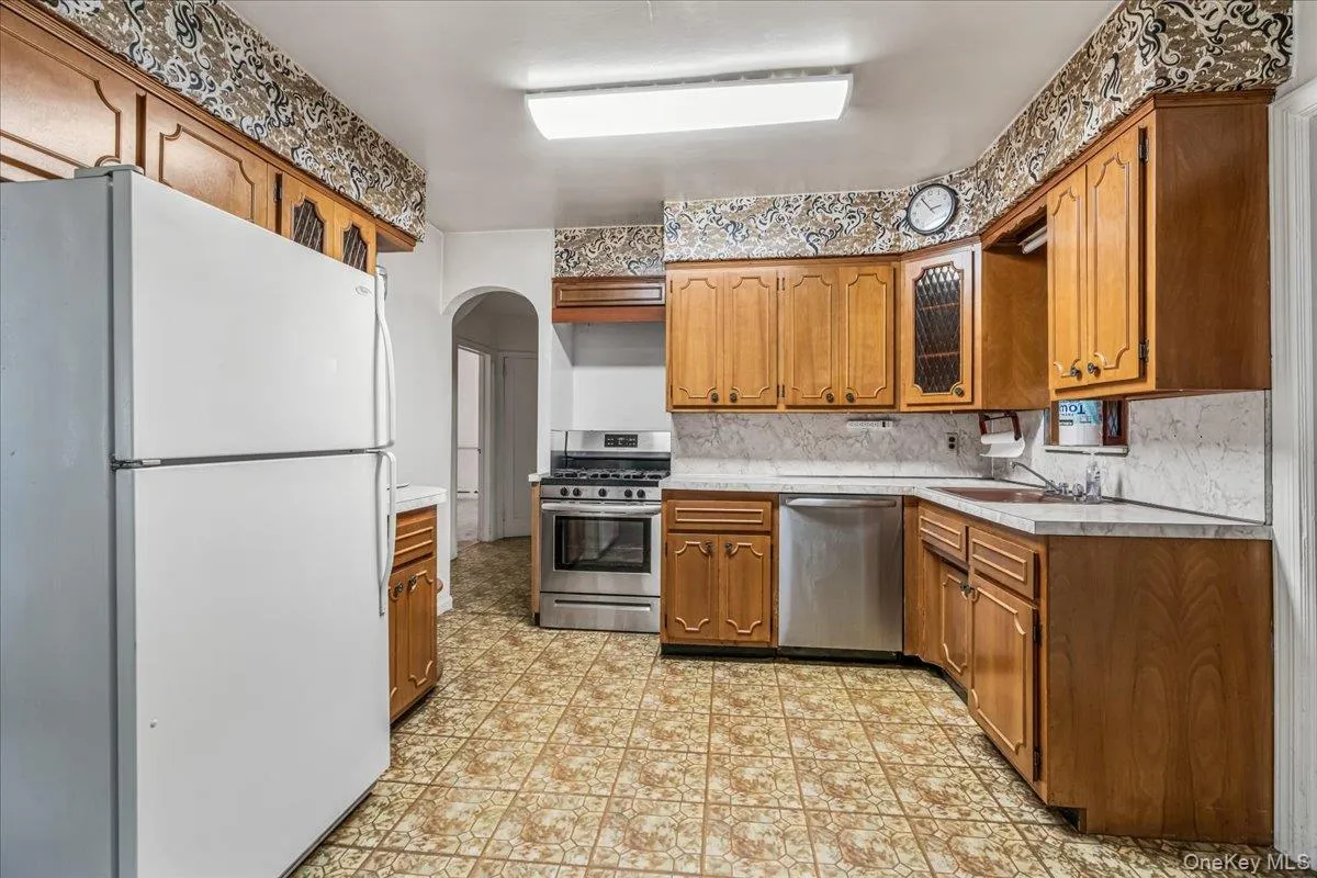80-59 208th Street, New York, NY, 4 Bedrooms Bedrooms, 7 Rooms Rooms,2 BathroomsBathrooms,Residential,For Rent,208th,0,1029437 80-59 208th Street, New York, NY, 4 Bedrooms Bedrooms, 7 Rooms Rooms,2 BathroomsBathrooms,Residential,For Rent,208th,0,1029437