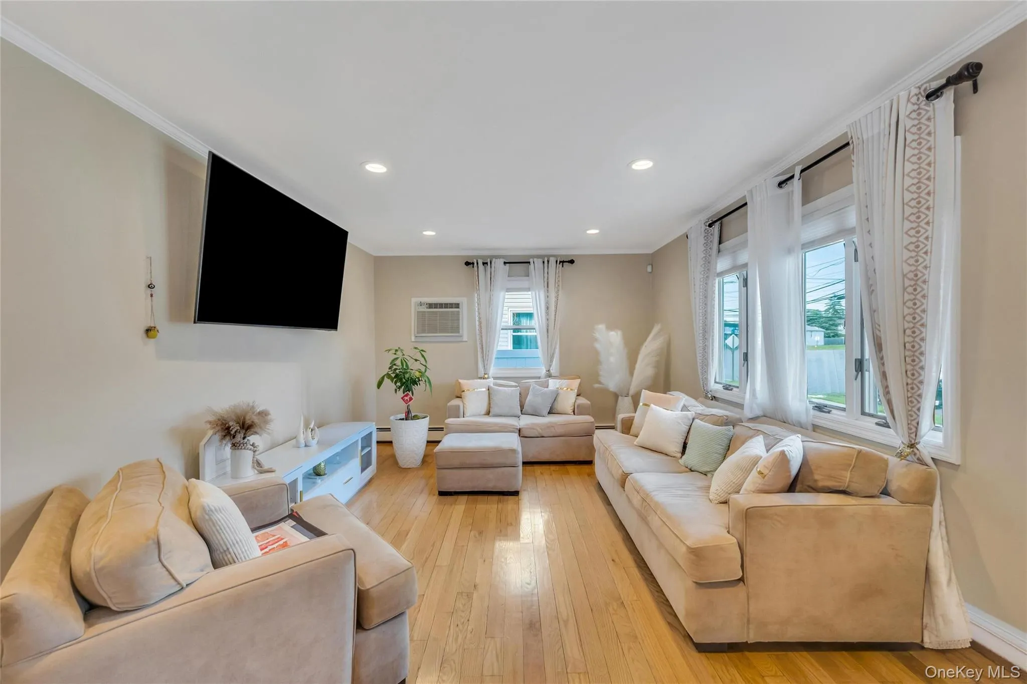 5 Sunset Avenue, Oyster Bay, NY, 3 Bedrooms Bedrooms, 6 Rooms Rooms,2 BathroomsBathrooms,Residential,For Rent,Sunset,0,1029439 5 Sunset Avenue, Oyster Bay, NY, 3 Bedrooms Bedrooms, 6 Rooms Rooms,2 BathroomsBathrooms,Residential,For Rent,Sunset,0,1029439