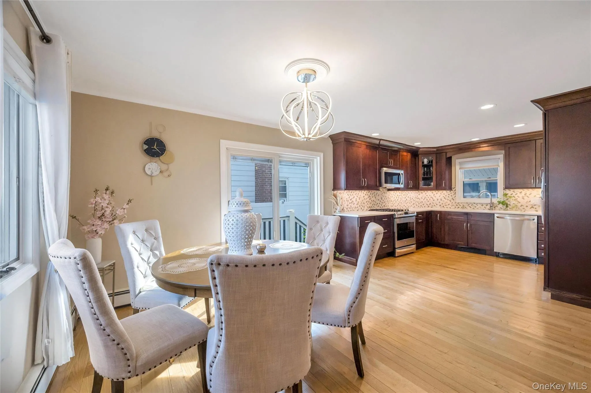 5 Sunset Avenue, Oyster Bay, NY, 3 Bedrooms Bedrooms, 6 Rooms Rooms,2 BathroomsBathrooms,Residential,For Rent,Sunset,0,1029439 5 Sunset Avenue, Oyster Bay, NY, 3 Bedrooms Bedrooms, 6 Rooms Rooms,2 BathroomsBathrooms,Residential,For Rent,Sunset,0,1029439