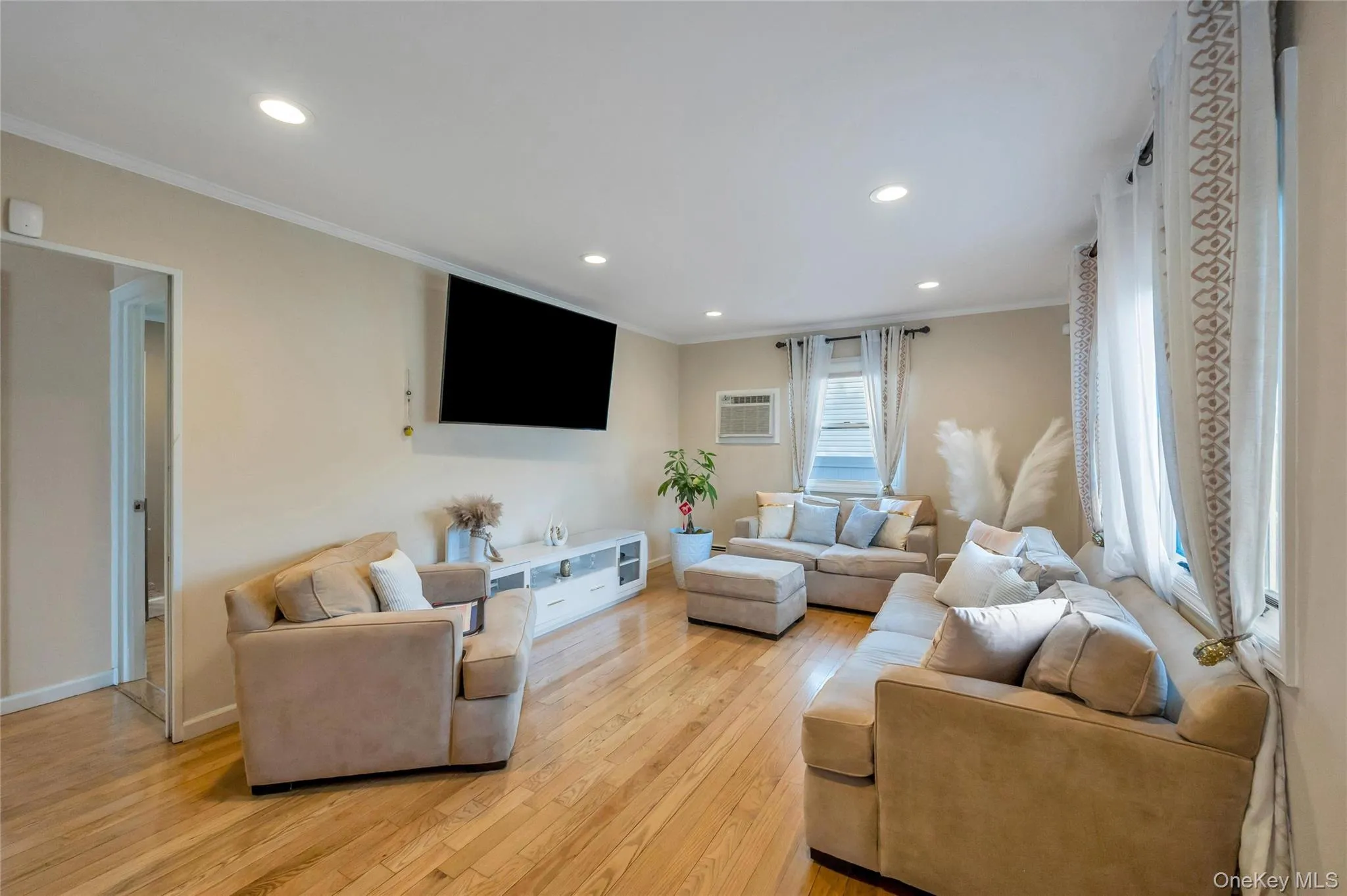 5 Sunset Avenue, Oyster Bay, NY, 3 Bedrooms Bedrooms, 6 Rooms Rooms,2 BathroomsBathrooms,Residential,For Rent,Sunset,0,1029439 5 Sunset Avenue, Oyster Bay, NY, 3 Bedrooms Bedrooms, 6 Rooms Rooms,2 BathroomsBathrooms,Residential,For Rent,Sunset,0,1029439