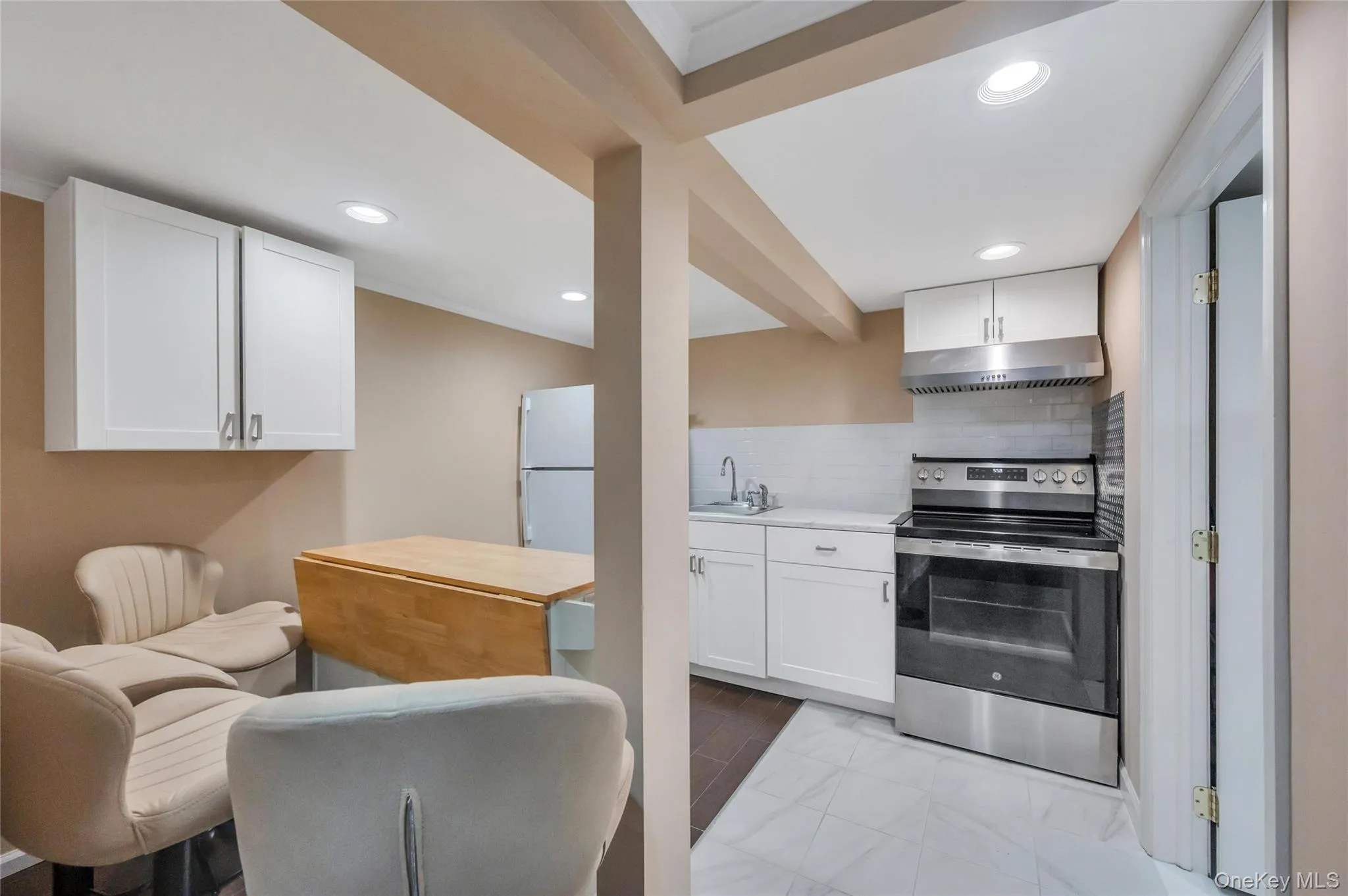 5 Sunset Avenue, Oyster Bay, NY, 3 Bedrooms Bedrooms, 6 Rooms Rooms,2 BathroomsBathrooms,Residential,For Rent,Sunset,0,1029439 5 Sunset Avenue, Oyster Bay, NY, 3 Bedrooms Bedrooms, 6 Rooms Rooms,2 BathroomsBathrooms,Residential,For Rent,Sunset,0,1029439