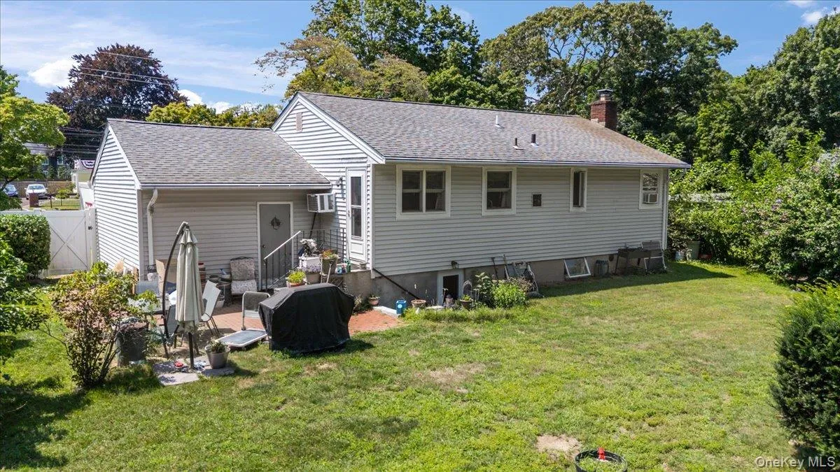 101 Lake Avenue, Smithtown, NY, 3 Bedrooms Bedrooms, 5 Rooms Rooms,2 BathroomsBathrooms,Residential,For Rent,Lake,0,1029446 101 Lake Avenue, Smithtown, NY, 3 Bedrooms Bedrooms, 5 Rooms Rooms,2 BathroomsBathrooms,Residential,For Rent,Lake,0,1029446
