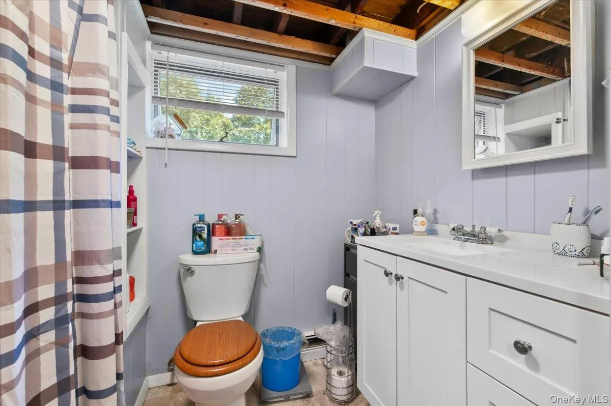 101 Lake Avenue, Smithtown, NY, 3 Bedrooms Bedrooms, 5 Rooms Rooms,2 BathroomsBathrooms,Residential,For Rent,Lake,0,1029446 101 Lake Avenue, Smithtown, NY, 3 Bedrooms Bedrooms, 5 Rooms Rooms,2 BathroomsBathrooms,Residential,For Rent,Lake,0,1029446