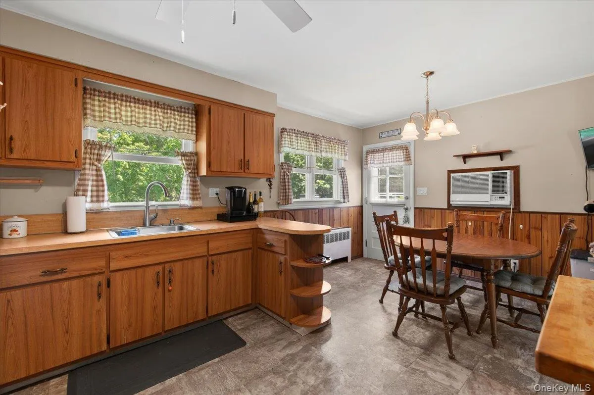 101 Lake Avenue, Smithtown, NY, 3 Bedrooms Bedrooms, 5 Rooms Rooms,2 BathroomsBathrooms,Residential,For Rent,Lake,0,1029446 101 Lake Avenue, Smithtown, NY, 3 Bedrooms Bedrooms, 5 Rooms Rooms,2 BathroomsBathrooms,Residential,For Rent,Lake,0,1029446