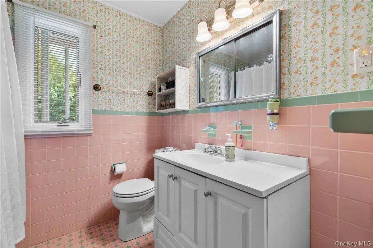 101 Lake Avenue, Smithtown, NY, 3 Bedrooms Bedrooms, 5 Rooms Rooms,2 BathroomsBathrooms,Residential,For Rent,Lake,0,1029446 101 Lake Avenue, Smithtown, NY, 3 Bedrooms Bedrooms, 5 Rooms Rooms,2 BathroomsBathrooms,Residential,For Rent,Lake,0,1029446