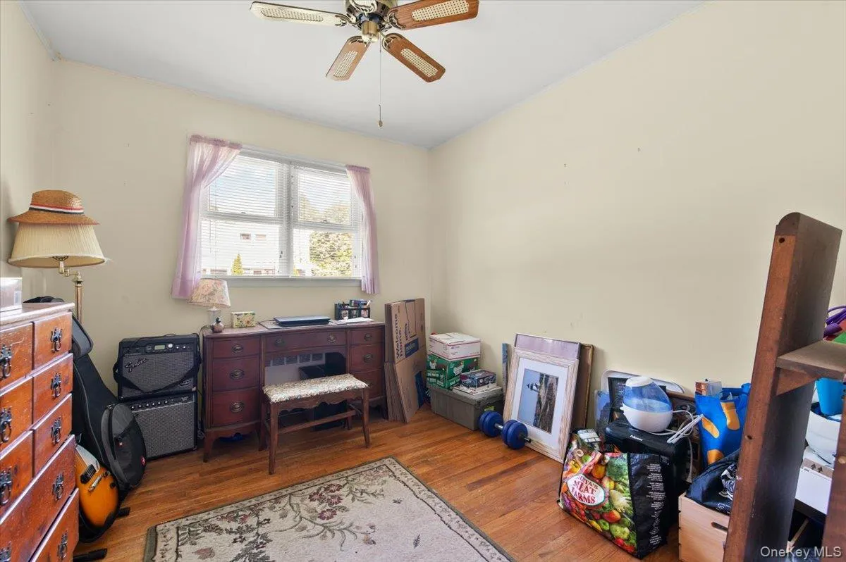 101 Lake Avenue, Smithtown, NY, 3 Bedrooms Bedrooms, 5 Rooms Rooms,2 BathroomsBathrooms,Residential,For Rent,Lake,0,1029446 101 Lake Avenue, Smithtown, NY, 3 Bedrooms Bedrooms, 5 Rooms Rooms,2 BathroomsBathrooms,Residential,For Rent,Lake,0,1029446
