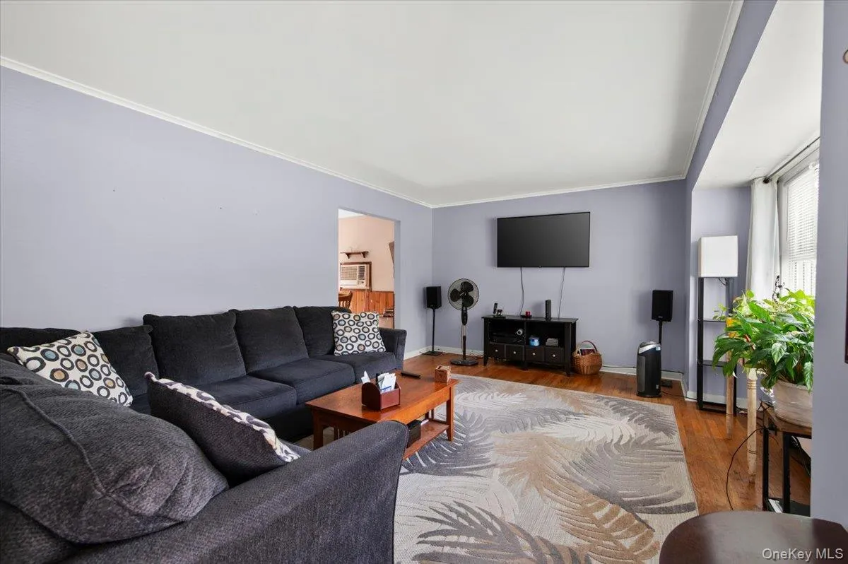 101 Lake Avenue, Smithtown, NY, 3 Bedrooms Bedrooms, 5 Rooms Rooms,2 BathroomsBathrooms,Residential,For Rent,Lake,0,1029446 101 Lake Avenue, Smithtown, NY, 3 Bedrooms Bedrooms, 5 Rooms Rooms,2 BathroomsBathrooms,Residential,For Rent,Lake,0,1029446