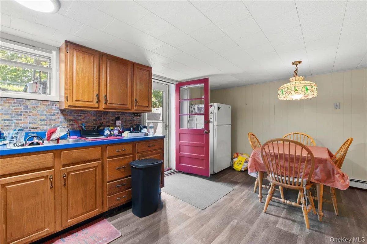 101 Lake Avenue, Smithtown, NY, 3 Bedrooms Bedrooms, 5 Rooms Rooms,2 BathroomsBathrooms,Residential,For Rent,Lake,0,1029446 101 Lake Avenue, Smithtown, NY, 3 Bedrooms Bedrooms, 5 Rooms Rooms,2 BathroomsBathrooms,Residential,For Rent,Lake,0,1029446