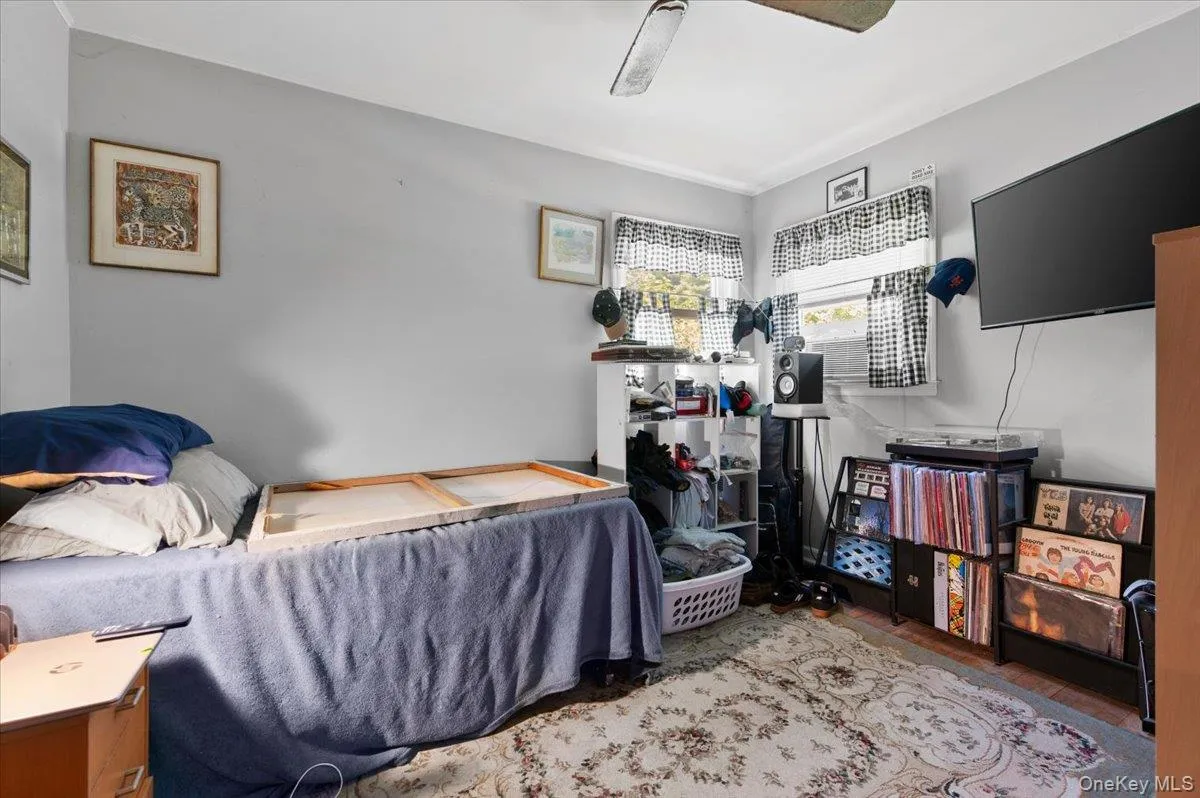 101 Lake Avenue, Smithtown, NY, 3 Bedrooms Bedrooms, 5 Rooms Rooms,2 BathroomsBathrooms,Residential,For Rent,Lake,0,1029446 101 Lake Avenue, Smithtown, NY, 3 Bedrooms Bedrooms, 5 Rooms Rooms,2 BathroomsBathrooms,Residential,For Rent,Lake,0,1029446