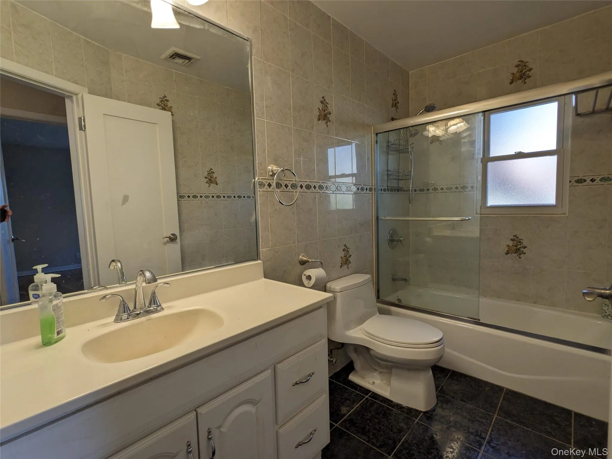 25116 Gaskell Road, New York, NY, 3 Bedrooms Bedrooms, 11 Rooms Rooms,3 BathroomsBathrooms,Residential Lease,For Rent,Gaskell,0,1029448 25116 Gaskell Road, New York, NY, 3 Bedrooms Bedrooms, 11 Rooms Rooms,3 BathroomsBathrooms,Residential Lease,For Rent,Gaskell,0,1029448
