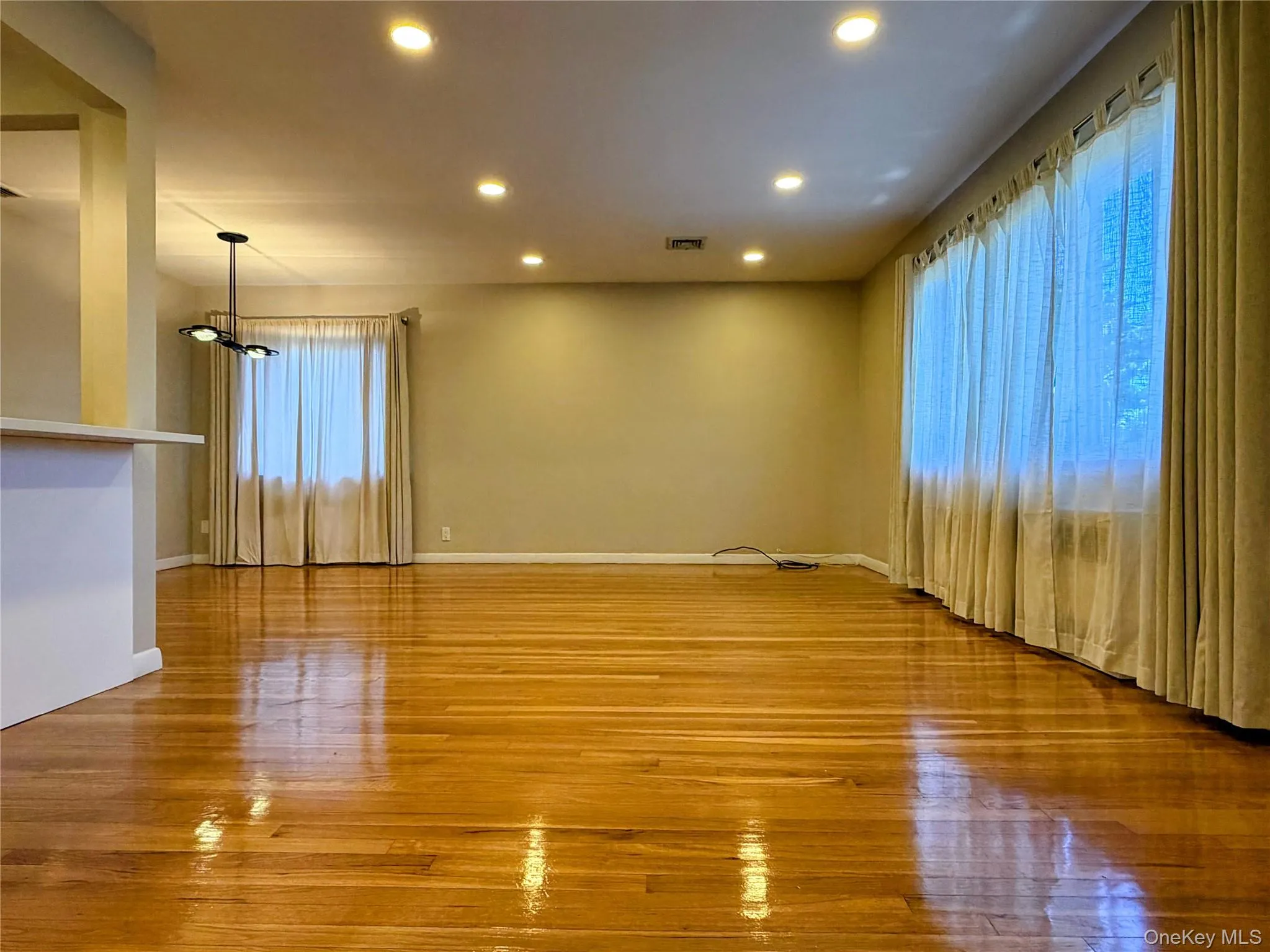 25116 Gaskell Road, New York, NY, 3 Bedrooms Bedrooms, 11 Rooms Rooms,3 BathroomsBathrooms,Residential Lease,For Rent,Gaskell,0,1029448 25116 Gaskell Road, New York, NY, 3 Bedrooms Bedrooms, 11 Rooms Rooms,3 BathroomsBathrooms,Residential Lease,For Rent,Gaskell,0,1029448