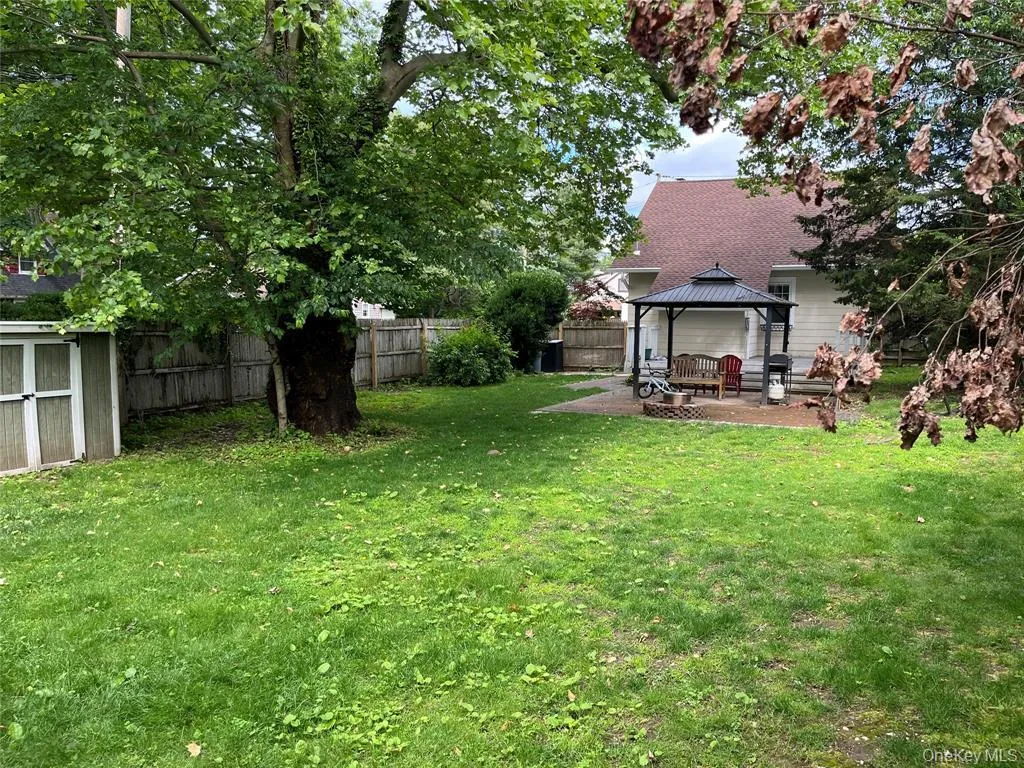 25 Willow Avenue, Huntington, NY, 3 Bedrooms Bedrooms, 6 Rooms Rooms,1 BathroomBathrooms,Residential Lease,For Rent,Willow,0,1029456 25 Willow Avenue, Huntington, NY, 3 Bedrooms Bedrooms, 6 Rooms Rooms,1 BathroomBathrooms,Residential Lease,For Rent,Willow,0,1029456